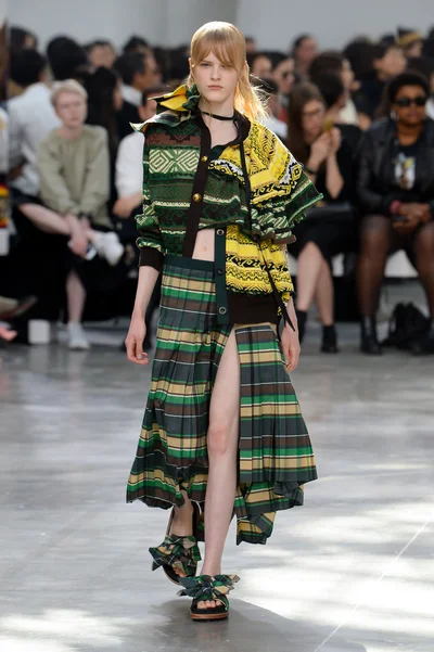 Look 27